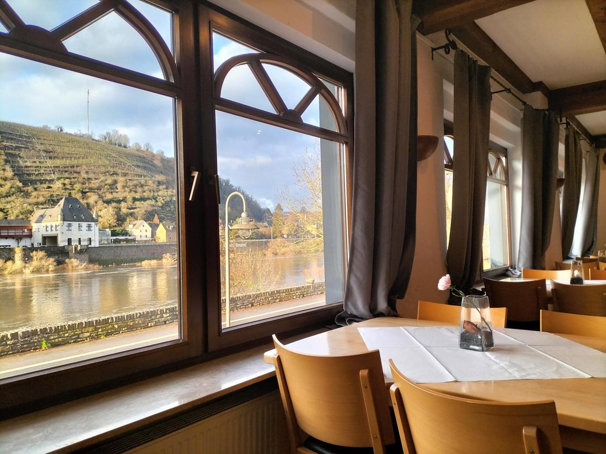 B3 Hotel Niederfell エクステリア 写真